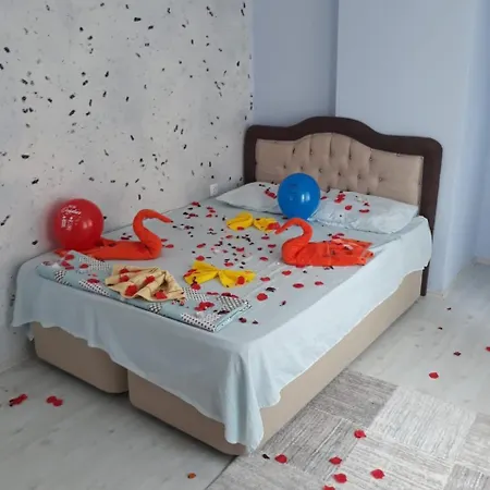Apartamento Loyal City Residence 3 *